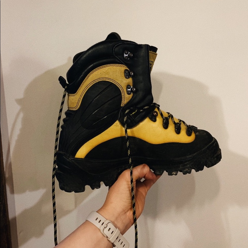 LA Sportiva Mountaineering Boots (Mens 10.5)